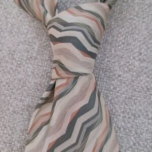 Stacy Adams Mens 100% Silk Hand Made Geometric Zig Zag Pattern Tie‎